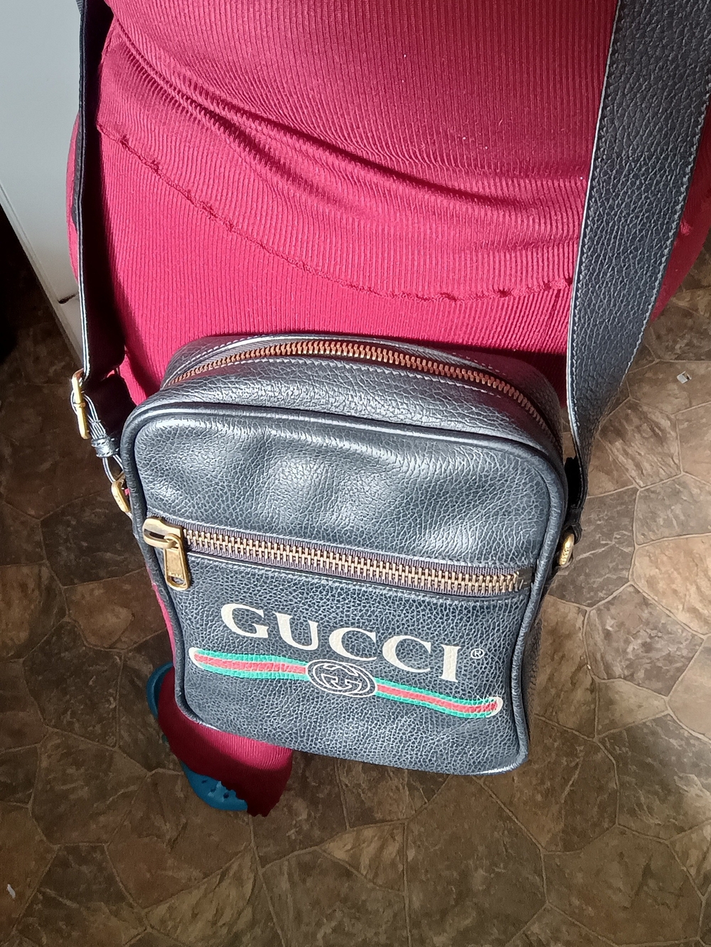 Gucci Logo Print Messenger Bag (Needs Cleaning Inside) - Picture 2 of 10